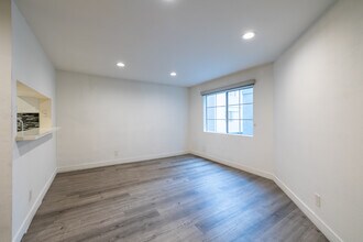 St Andrews Apartments in Los Angeles, CA - Foto de edificio - Building Photo