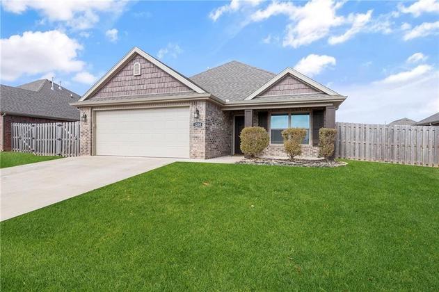 property at 1121 Tulip St