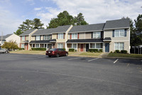 Crowne Ridge Townhomes in Dallas, GA - Building Photo - Building Photo