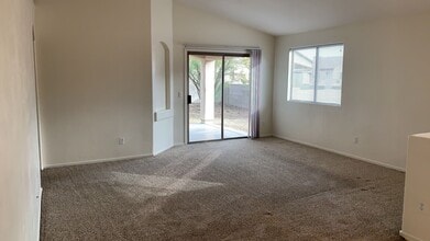 1376 W Calle Rancho Rio in Tucson, AZ - Building Photo - Building Photo