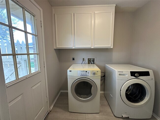 2910 Colonial Dr in Sugar Land, TX - Building Photo - Building Photo