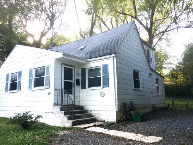property at 114 S Lee St