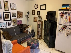 9007 70th Dr, Unit 1st floor in Forest Hills, NY - Foto de edificio - Building Photo