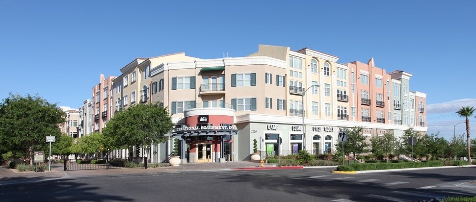 The District Condominiums in Henderson, NV - Foto de edificio