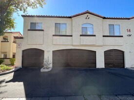 2975 Bluegrass Ln in Henderson, NV - Building Photo