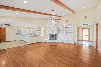 2013 Mayfield Dr in Round Rock, TX - Building Photo - Building Photo