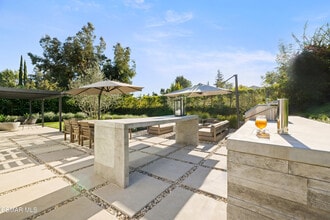 1501 Valecroft Ave in Westlake Village, CA - Building Photo - Building Photo