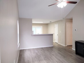 523 Clearfield Dr in New Braunfels, TX - Building Photo - Building Photo