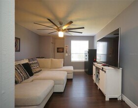 4515 La Capri Ct in Tampa, FL - Building Photo - Building Photo