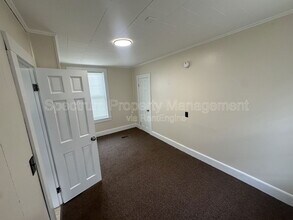 12 East St-Unit -2 in Skowhegan, ME - Building Photo - Building Photo