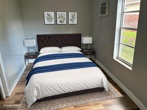 3003 NW 45th St in Miami, FL - Building Photo - Building Photo