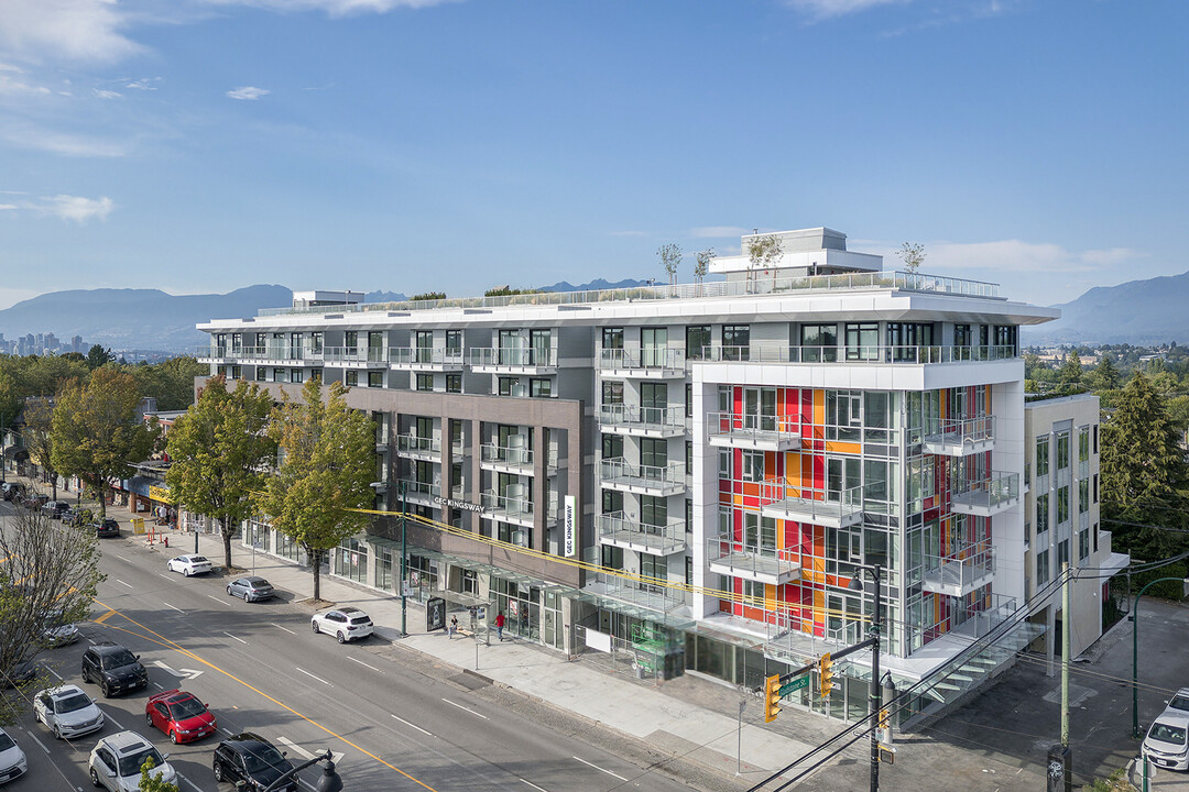 GEC - Kingsway in Vancouver, BC - Building Photo