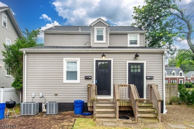 266 Elmwood Ave in Maplewood, NJ - Building Photo - Building Photo