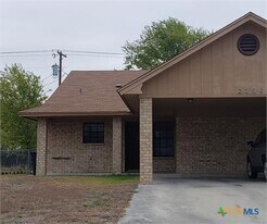 2204 Shoemaker Dr in Killeen, TX - Building Photo