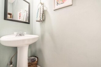 5036 Laurel Bridge Dr SE in Smyrna, GA - Building Photo - Building Photo