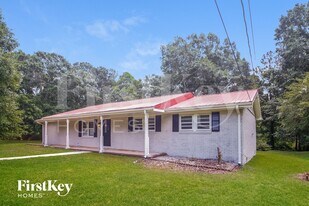 2422 Chestnut Log Ln in Lithia Springs, GA - Building Photo