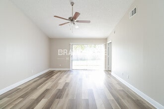 1019 Wainright Dr in Oviedo, FL - Building Photo - Building Photo