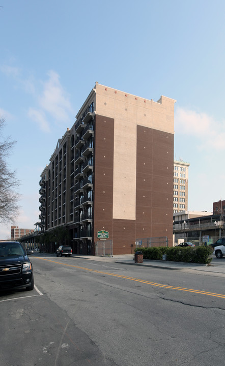 106 N Water St in Wilmington, NC - Building Photo