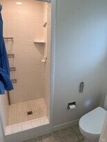 16 Harbor View Ct in San Rafael, CA - Building Photo