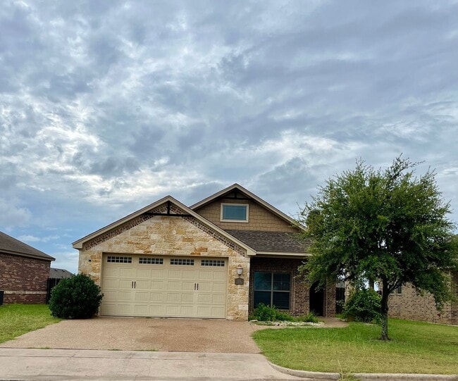 property at 3113 Silver Saddle Dr