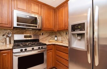 28952 Canyon Lake Dr in Trabuco Canyon, CA - Building Photo - Building Photo