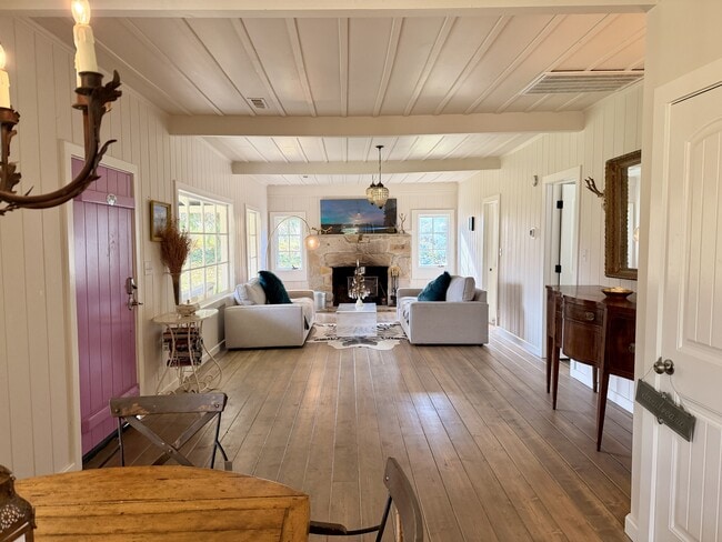 property at 2099 Emigrant Creek Rd