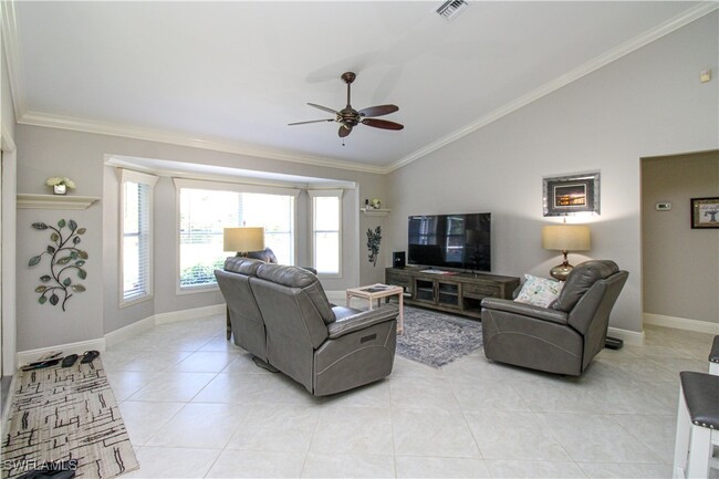 property at 333 Wentworth Ct