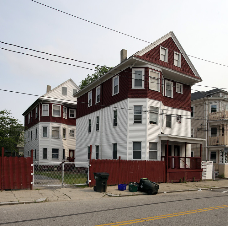 91-91½ Glenham St in Providence, RI - Building Photo