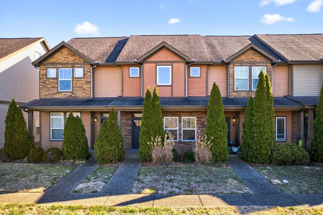 2220 Smedley Ln in Nashville, TN - Building Photo