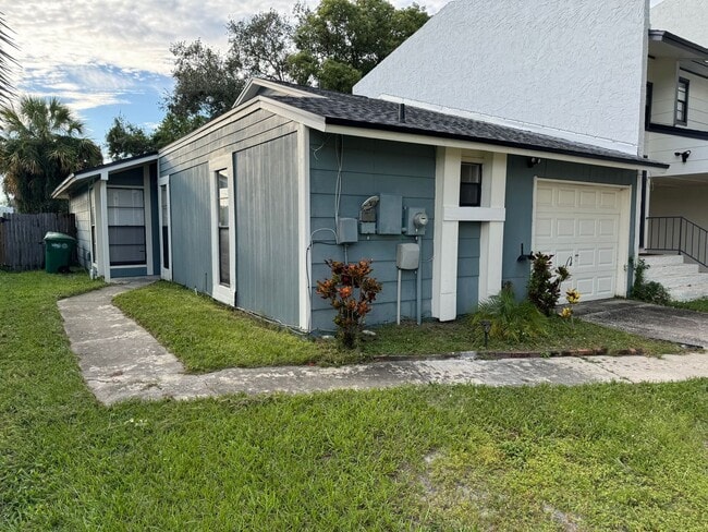 2509 E Stanley Matthew Cir in Tampa, FL - Building Photo - Building Photo