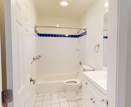50 Kent St, Unit 1B in Brookline, MA - Building Photo - Building Photo