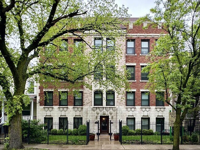 property at 4531 N Ashland Ave