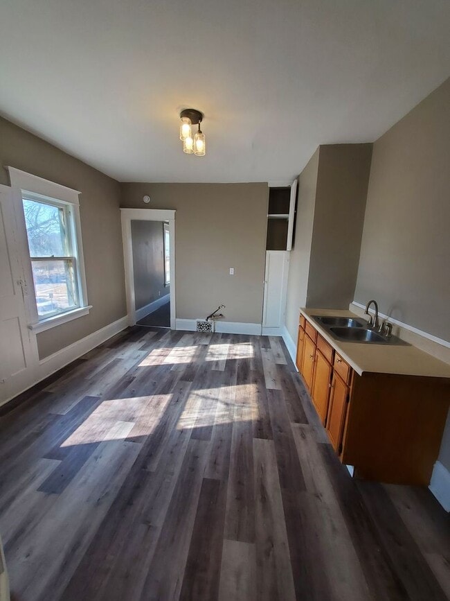 property at 3314 N Buffum St