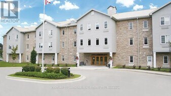 259 Hillcroft St in Oshawa, ON - Building Photo