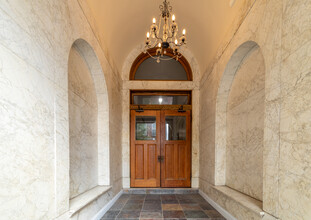 The Calvert School Apartments in Baltimore, MD - Building Photo - Lobby