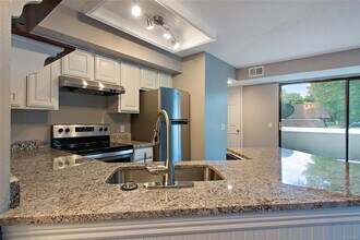 5250 S Huron Way, Unit 1-204 in Littleton, CO - Building Photo - Building Photo