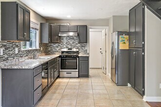 1292 Aleutian Dr in Lake Arrowhead, CA - Building Photo - Building Photo