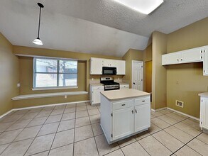 10517 Lone Pine Ln in Fort Worth, TX - Building Photo - Building Photo