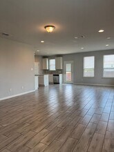 100 Wild Wind Cv in Jarrell, TX - Building Photo - Building Photo