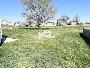14419 Bristol Ave in Grandview, MO - Building Photo - Building Photo
