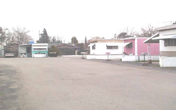 1452 Williams St in Stockton, CA - Building Photo