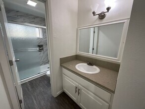 Diamond Crest Apartments in Buena Park, CA - Foto de edificio - Interior Photo