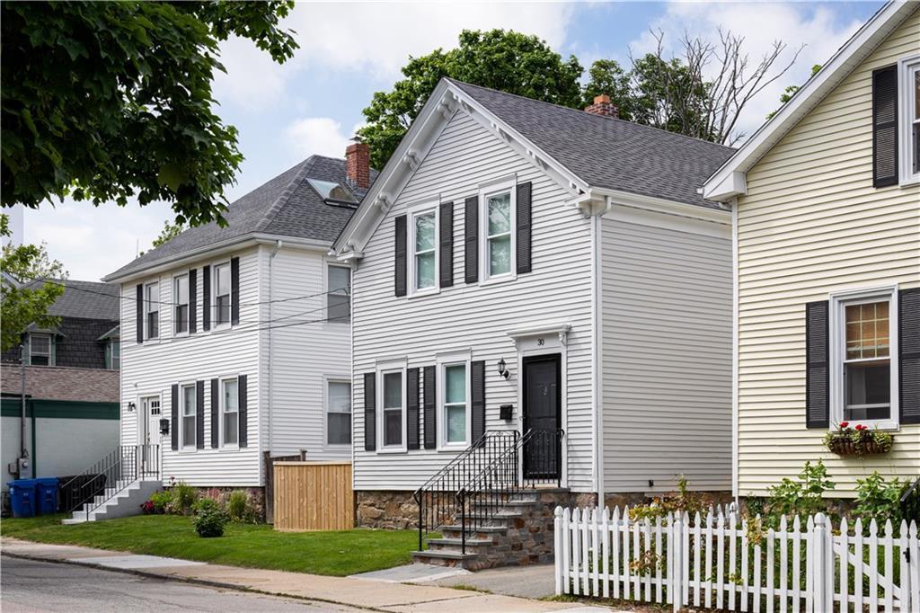 30 E Bowery St in Newport, RI - Building Photo
