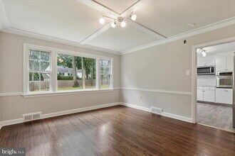 310 Pine Tree Rd in Wayne, PA - Building Photo - Building Photo