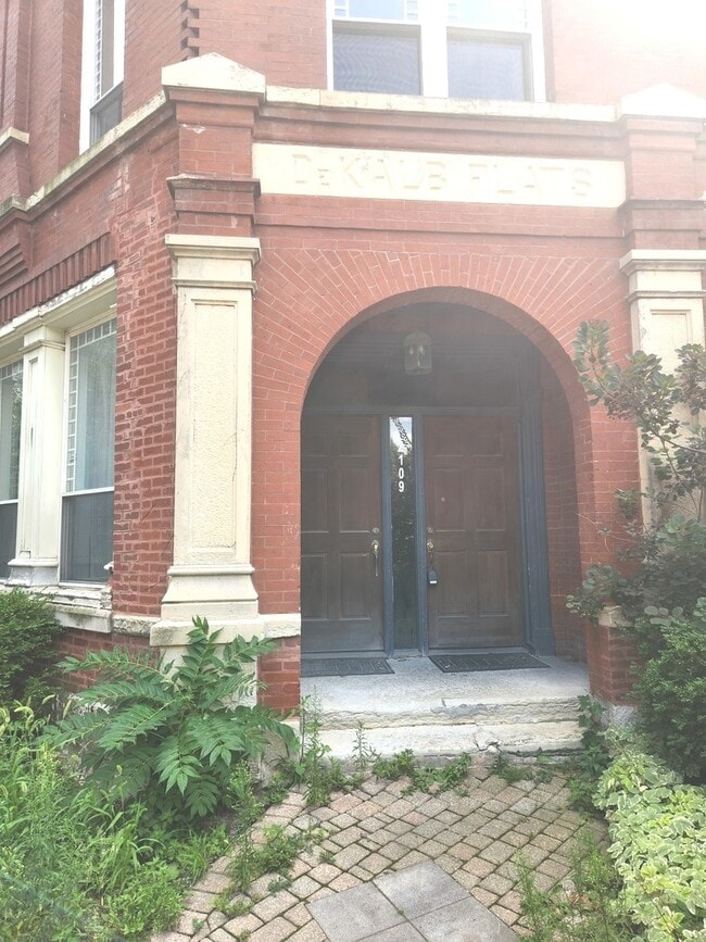 2109 W Polk St in Chicago, IL - Building Photo - Building Photo