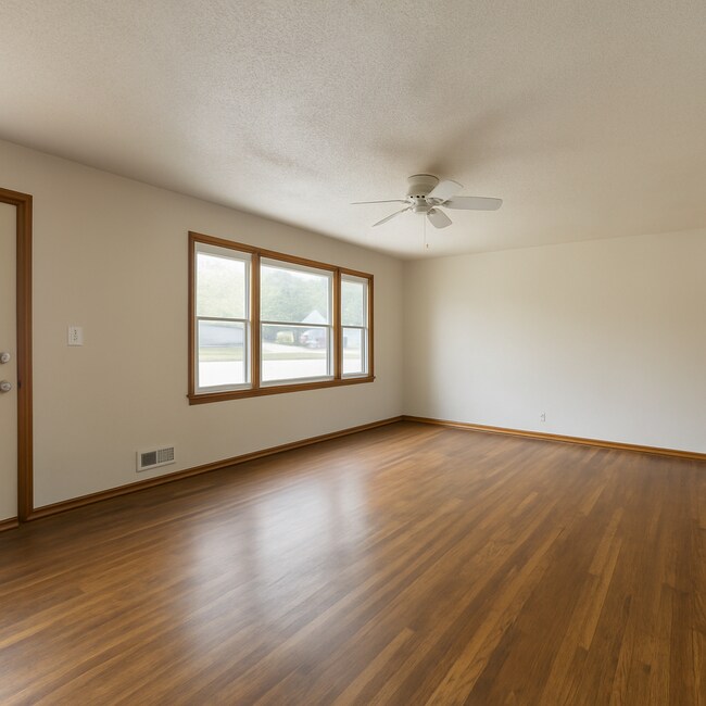 1221 Vincent Pl in Chaska, MN - Building Photo - Building Photo