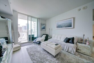 244 Biscayne Blvd, Unit 2309 in Miami, FL - Foto de edificio - Building Photo