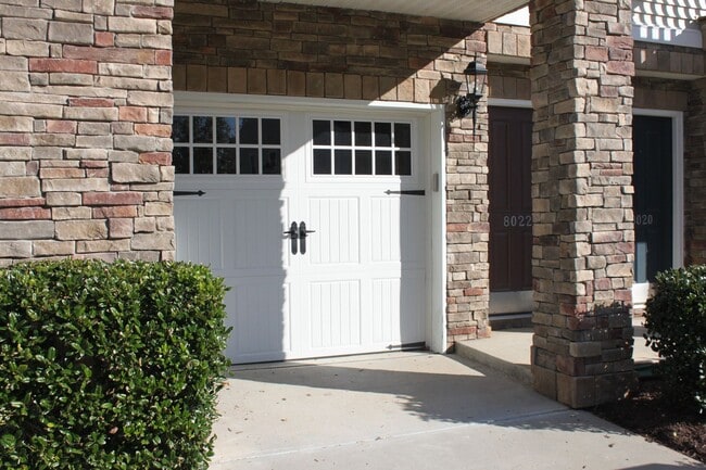 8022 Goldenrain Way in Raleigh, NC - Building Photo - Building Photo