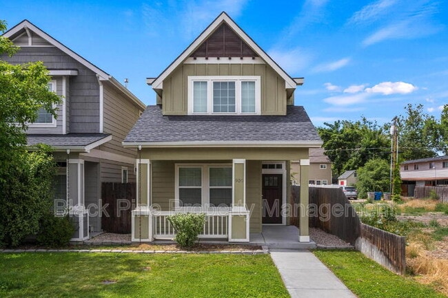 property at 909 N 31st St