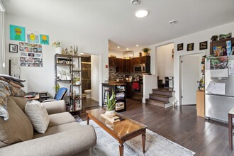 64 Duchess Ave in London, ON - Building Photo - Building Photo